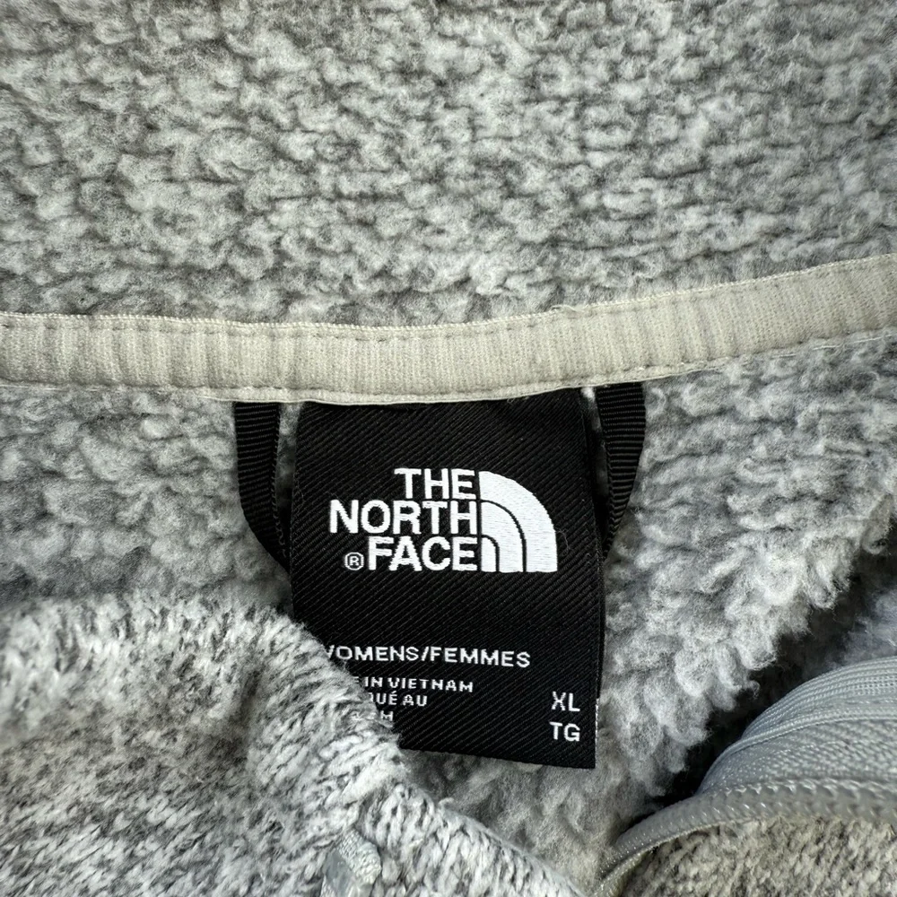 The North Face Heathered Gray Fleece Jacket - Picture 2 of 3